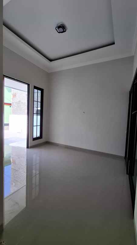 rumah banyumanik type american classic mewah