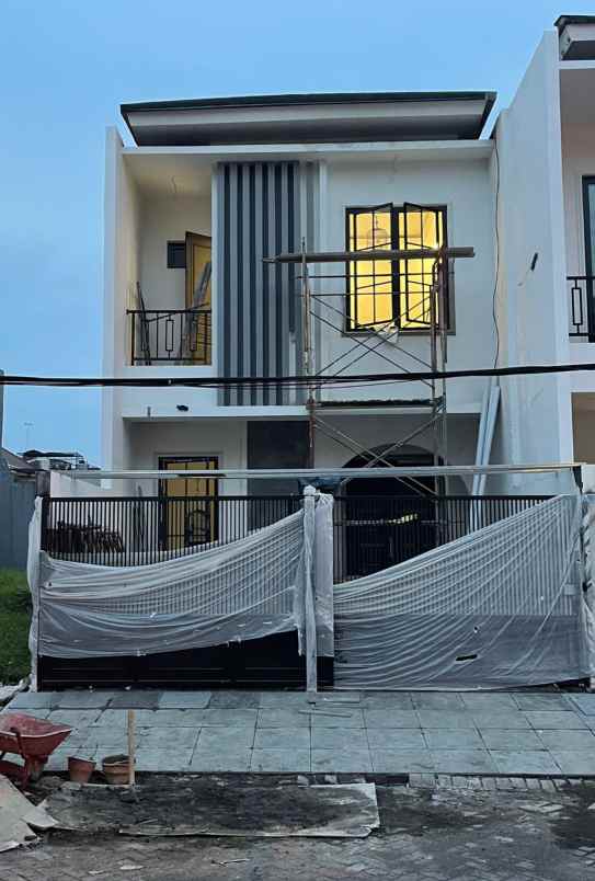 rumah baru araya surabaya 2m an di boulevard