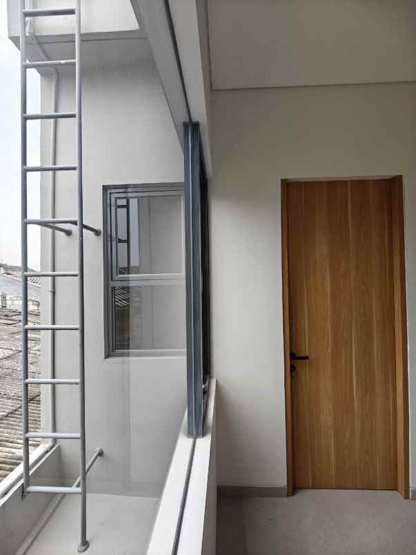 rumah baru dalam komplek di jatiasi bekasi