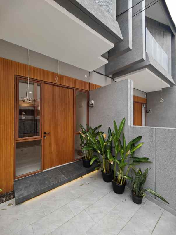 rumah baru dalam komplek di jatiasi bekasi