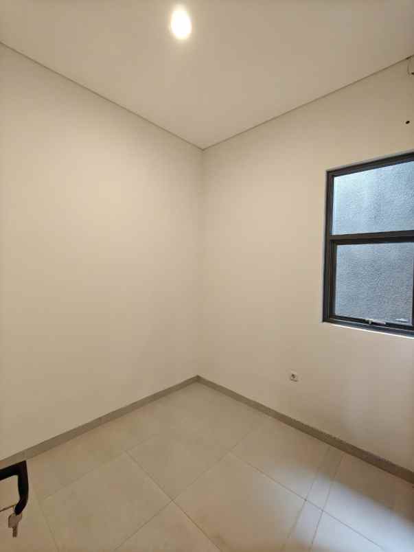 rumah baru dalam komplek di jatiasi bekasi