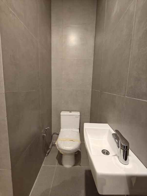 rumah baru dalam komplek di jatiasi bekasi