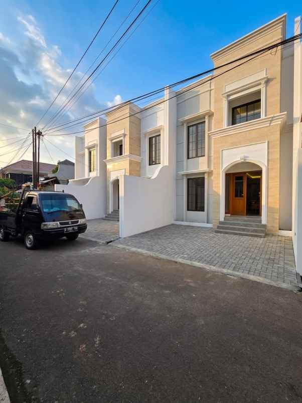 rumah baru dalam komplek di pondok bambu jaktim