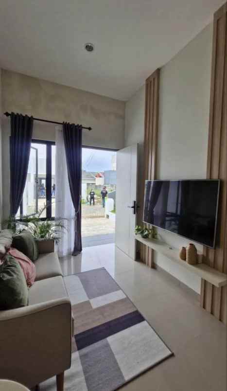 rumah baru modern dekat exit tol malang