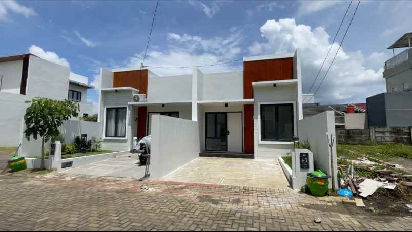 rumah baru modern dekat exit tol malang