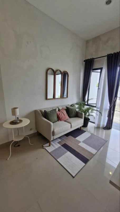 rumah baru modern dekat exit tol malang