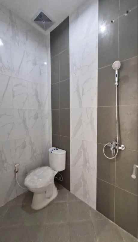 rumah baru modern dekat exit tol malang