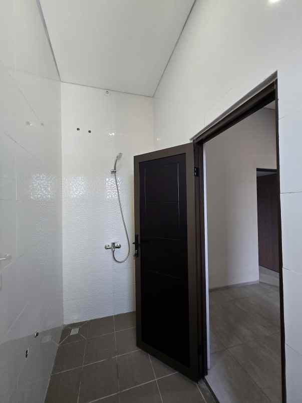 rumah baru modern minimalis di kayu putih jaktim