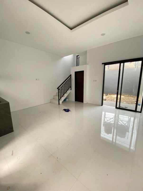 rumah baru non cluster jatiwaringin bekasi dekat tol