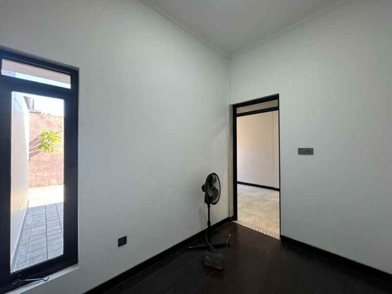 rumah baru tipe besar desain modern di kalasan sleman