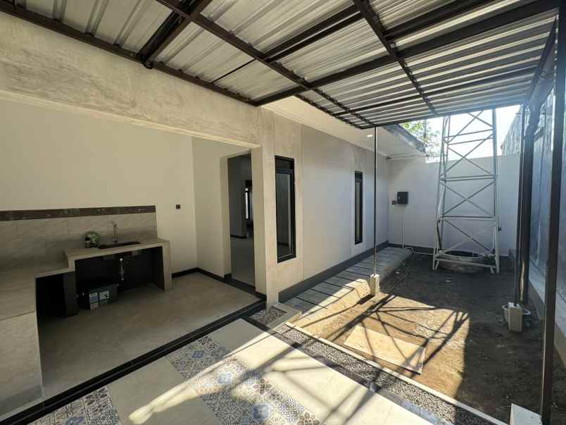 rumah baru tipe besar desain modern di kalasan sleman