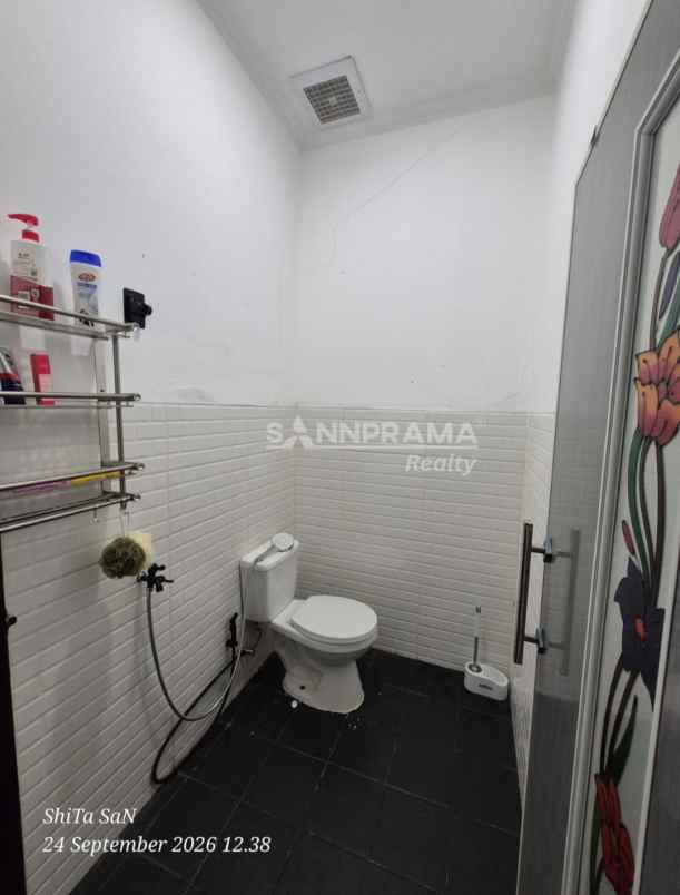 rumah cantik siap huni di pancoran mas akses motor