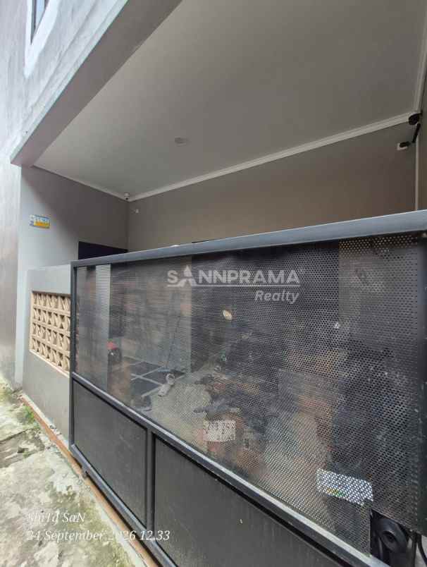rumah cantik siap huni di pancoran mas akses motor