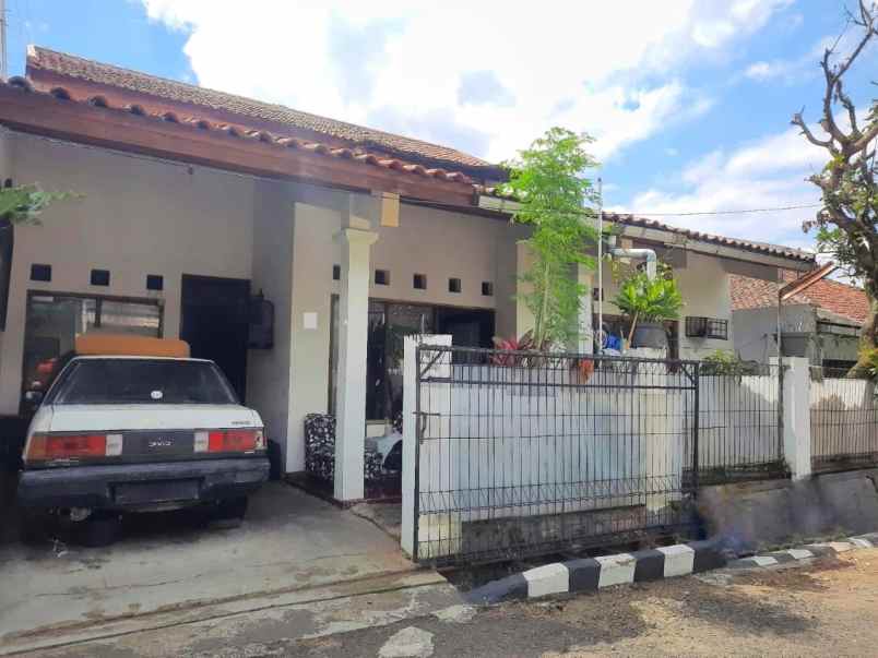 rumah cihanjuang indah dekat jalan pesantren cimahi