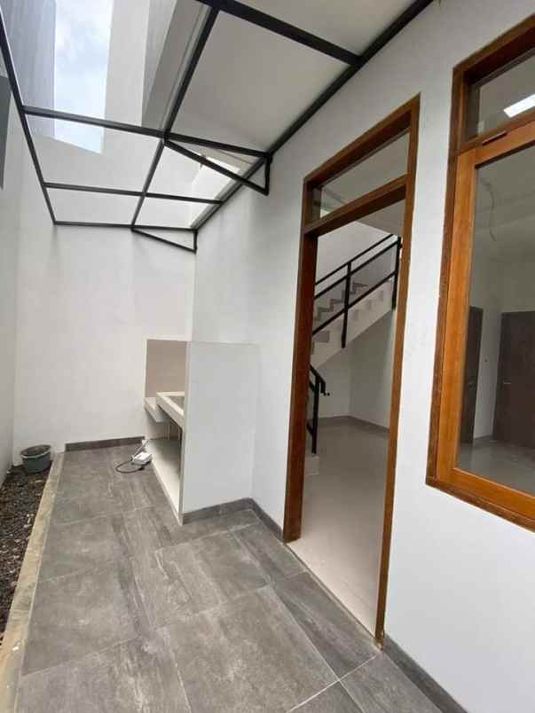 rumah cisaranten kulon