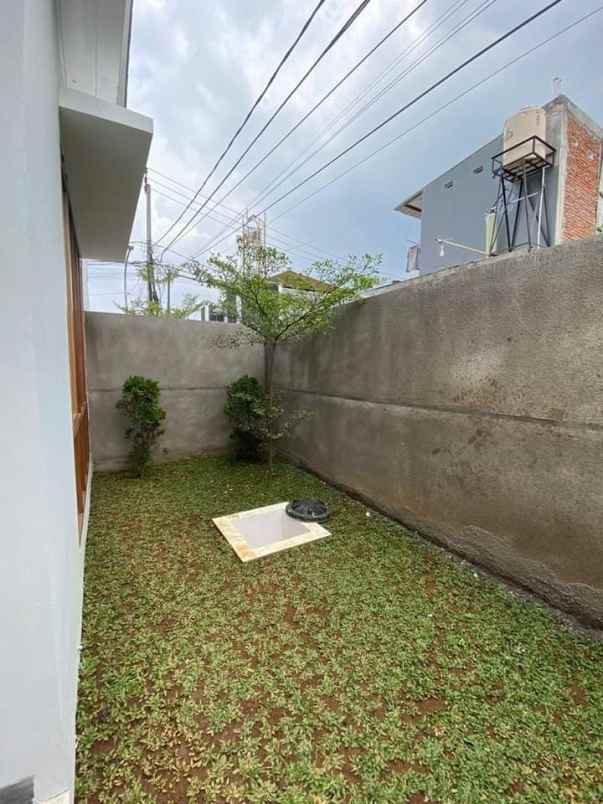 rumah cisaranten kulon