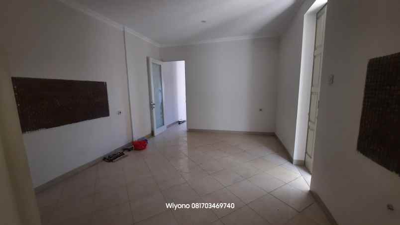 rumah dekat rs mitra keluarga kenjeran di villa galaxy