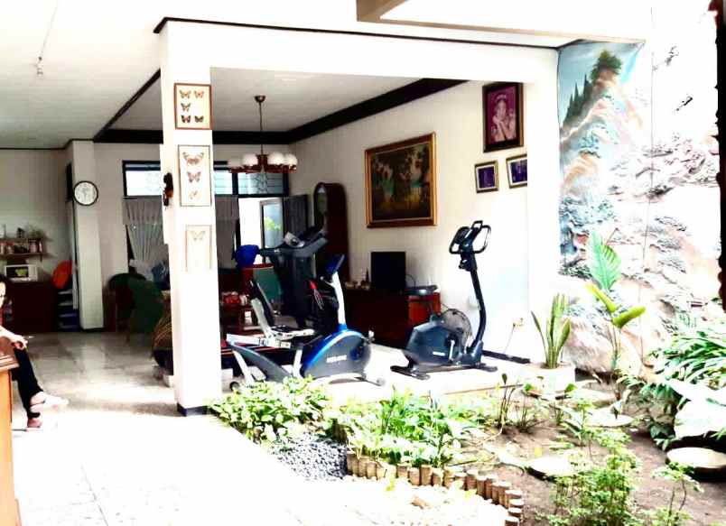 rumah dharmahusada indah strategis bagus