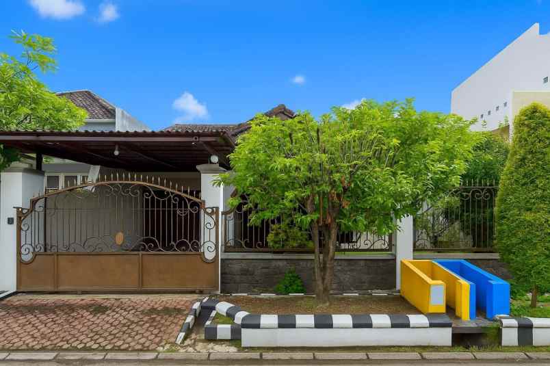 rumah dharmahusada indah strategis bagus
