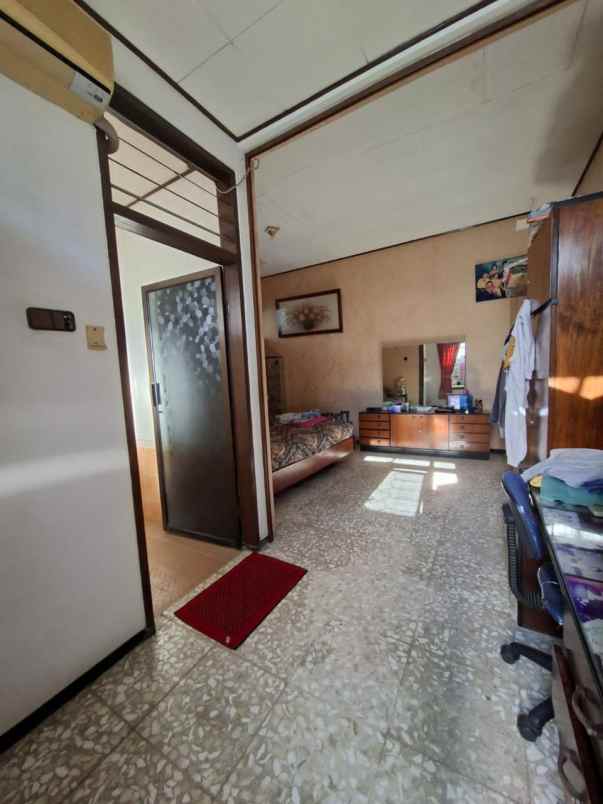 rumah dharmahusada indah strategis bagus