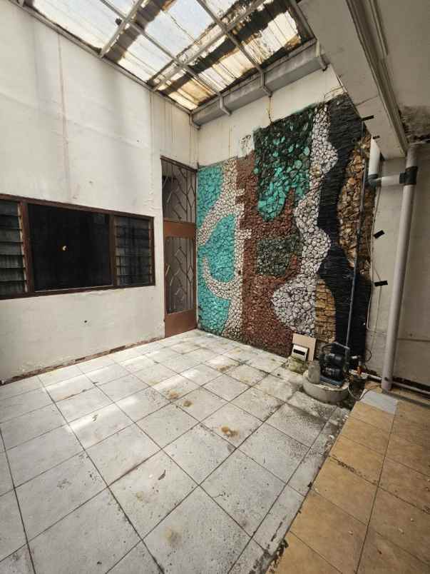 rumah dharmahusada strategis row jalan 3 mobil