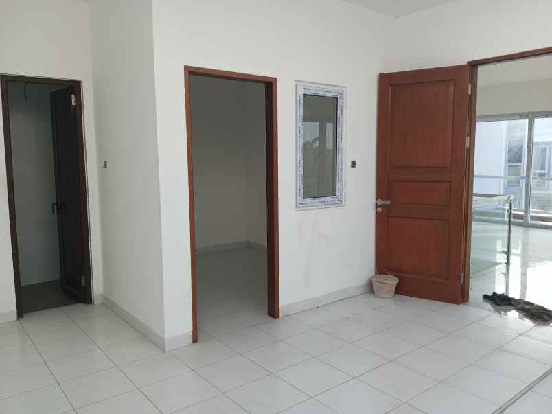 rumah hook baru minimalis di taman surya 5