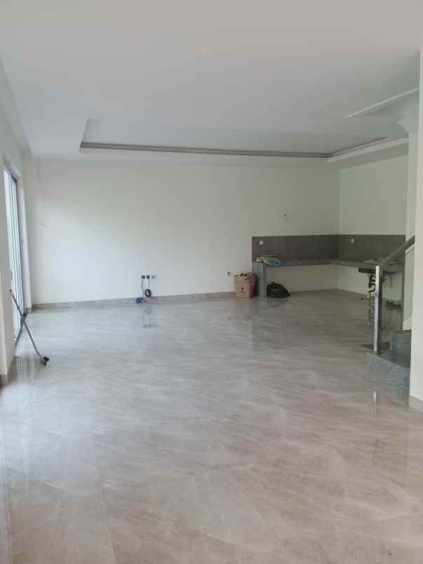rumah hook baru minimalis di taman surya 5