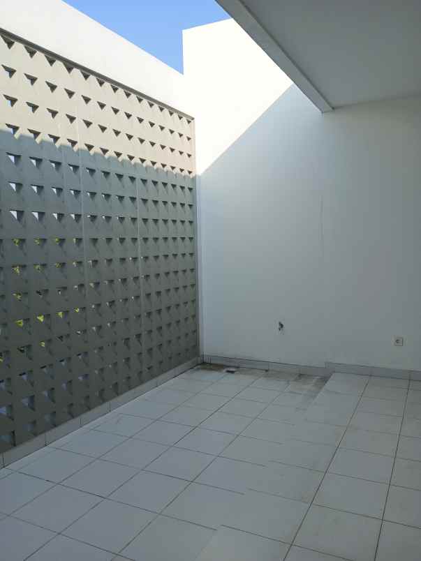 rumah hook baru minimalis di taman surya 5