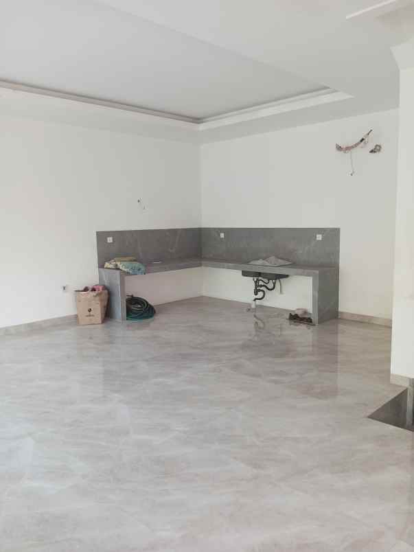 rumah hook baru minimalis di taman surya 5