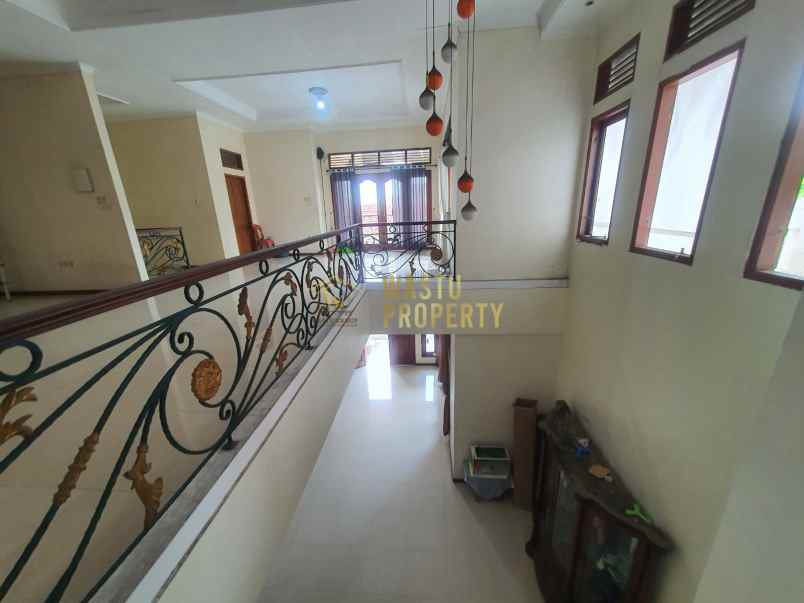 rumah hook tanah luas di lenteng agung dekat kampus