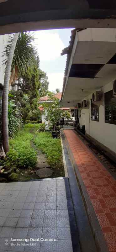 rumah jalan raya pasar minggu