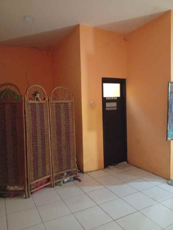 rumah jatiwaringin pangkalan jati jakarta timur