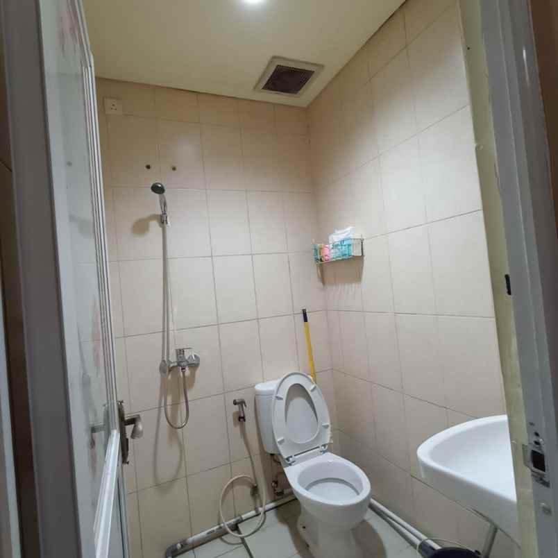 rumah jl river garden boulevard