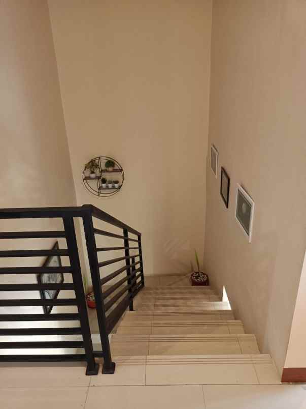 rumah jl sangkuriang barat 2