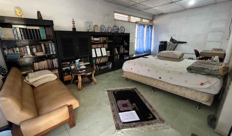 rumah klasik lokasi starregis di mainroad kota bandung