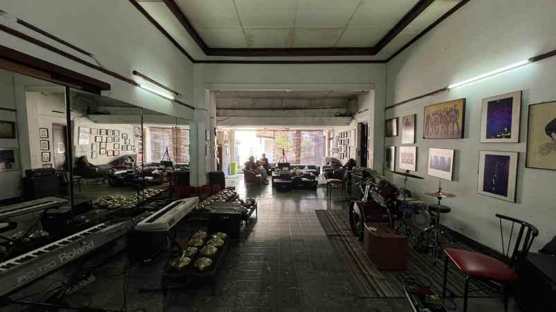 rumah klasik lokasi starregis di mainroad kota bandung