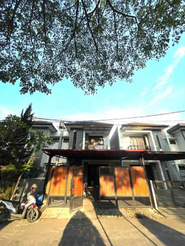 rumah kokoh 2 lantai di grand sharon residence bandung