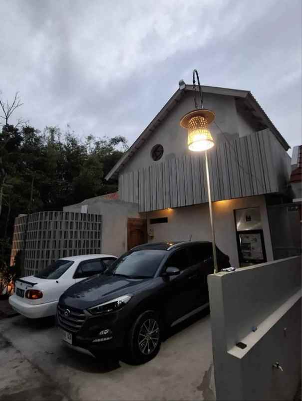 rumah konsep villa dekat kampus uii pusat