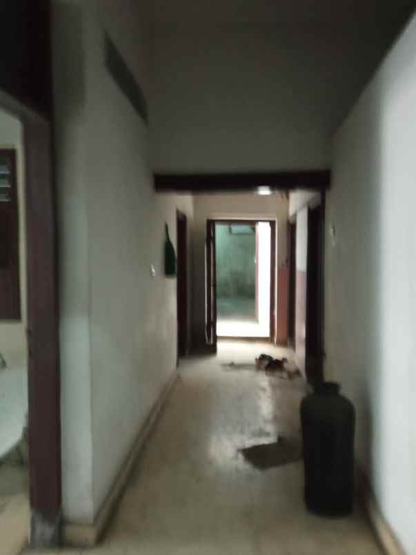 rumah lebar dekat lapangan rampal dijual cepat