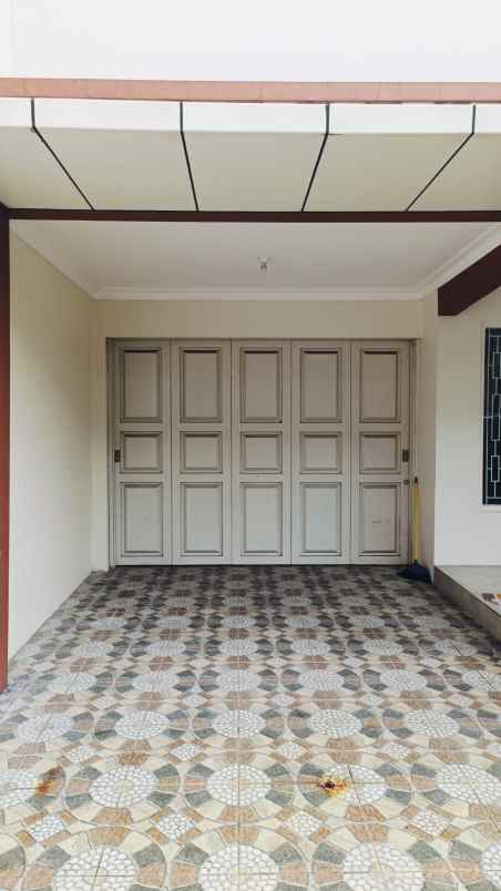 rumah luas 2 lantai jalan panda palebon pedurungan