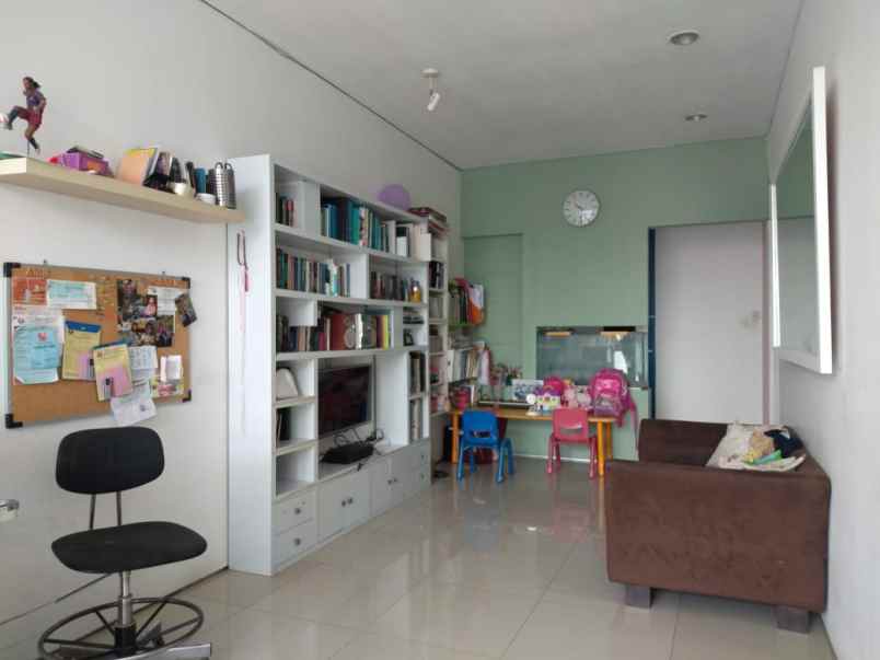 rumah luas siap huni dekat pondok hijau