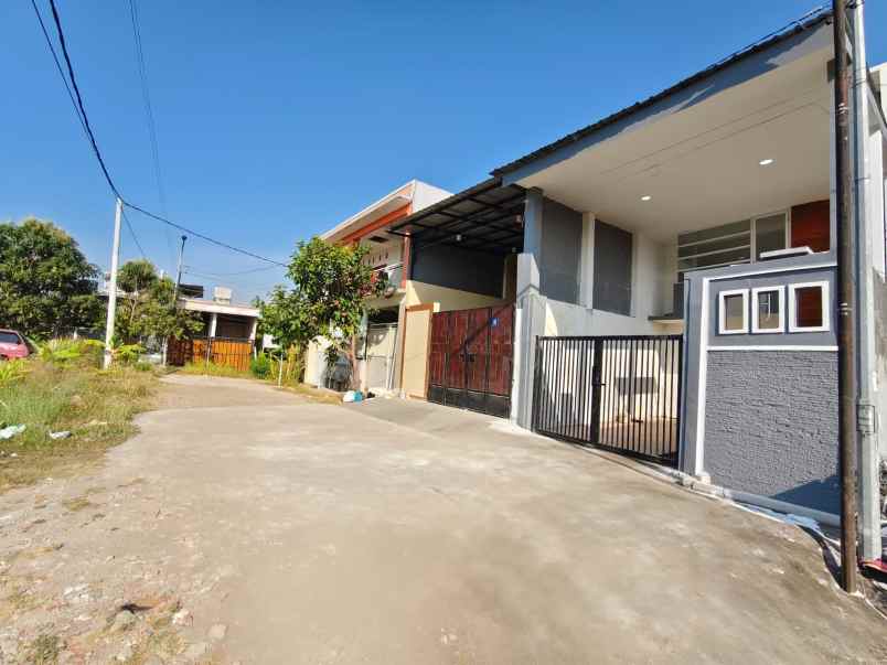 rumah medokan rungkut surabaya 2 lantai dekat merr upn