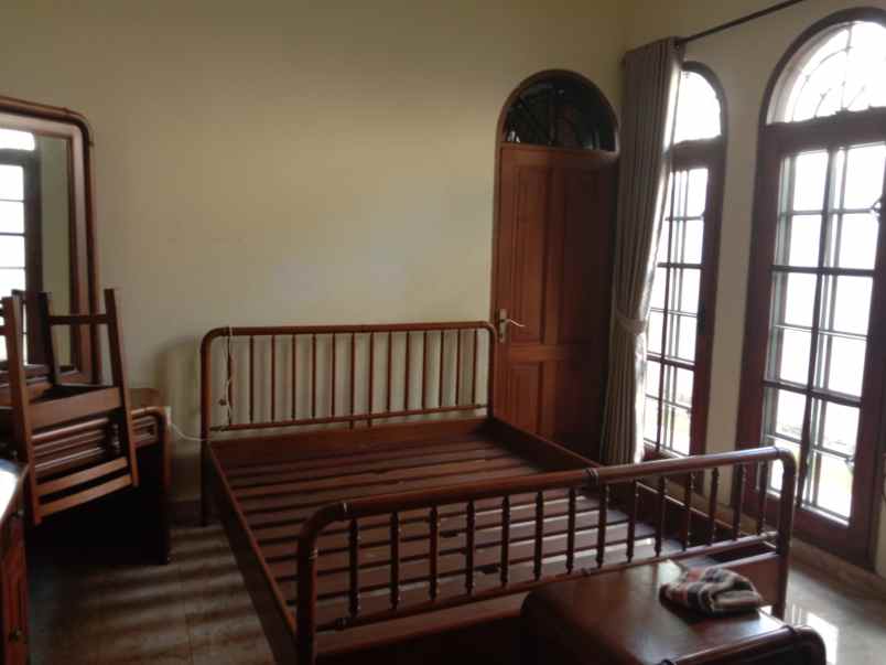 rumah megah harga njop dibawah