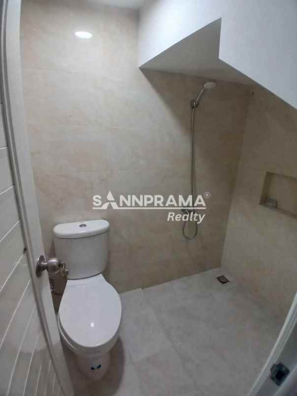 rumah mewah 3 lantai di mampang indah 1 depok