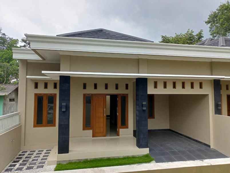 rumah mewah desain modern di purwomartani kalasan
