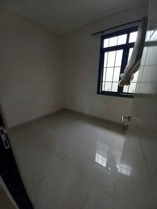 rumah minimalis dekat aeon mall