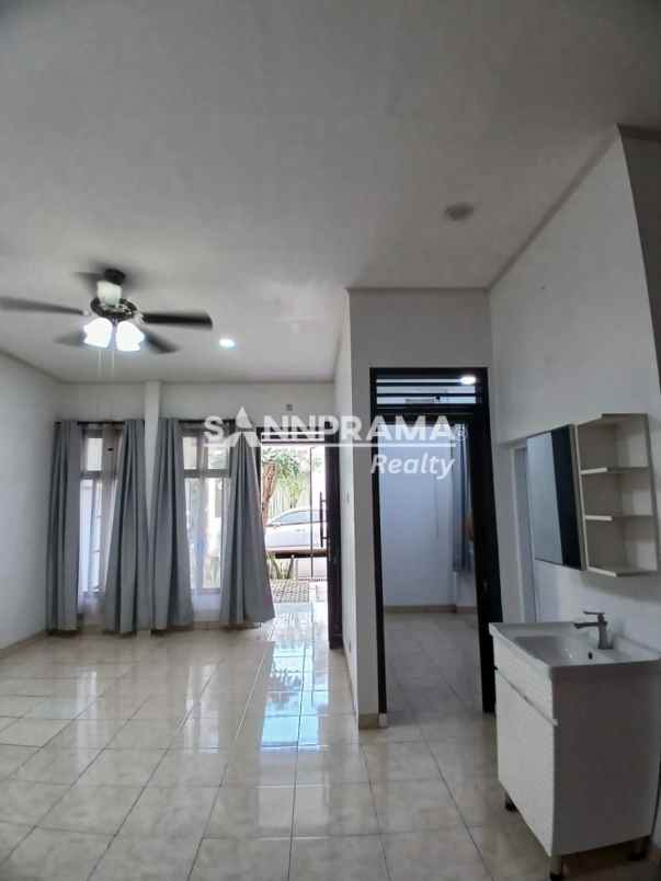 rumah minimalis strategis di pancoran mas depok