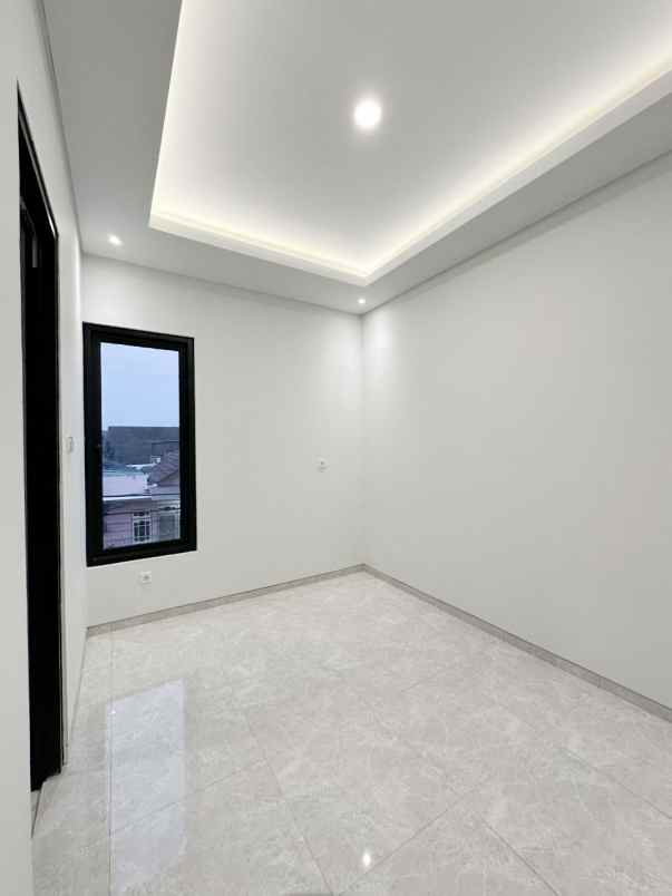 rumah nirwana eksekutif surabaya timur new minimalis