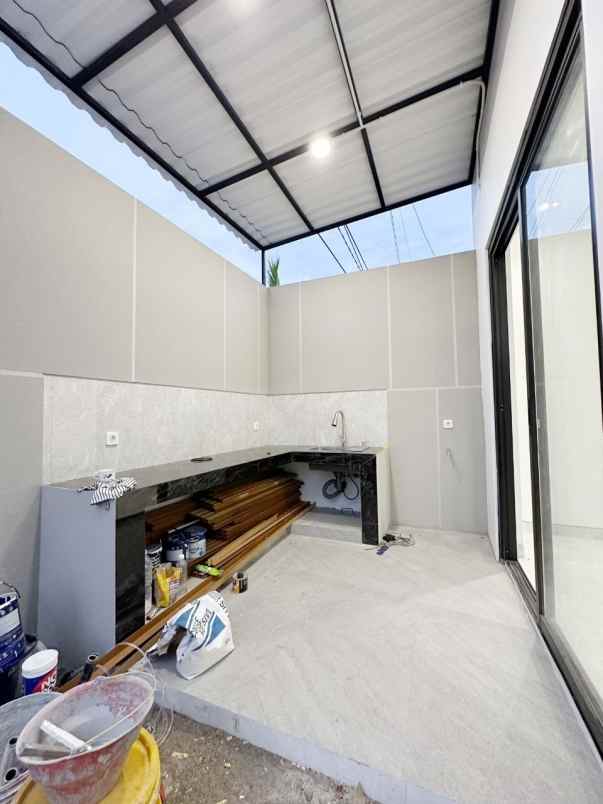 rumah nirwana eksekutif surabaya timur new minimalis