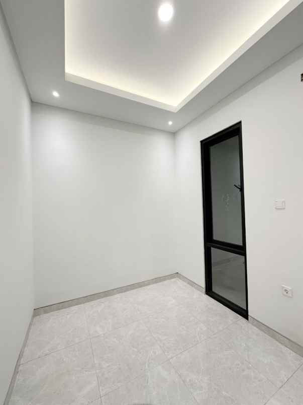 rumah nirwana eksekutif surabaya timur new minimalis